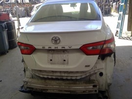 2018 TOYOTA CAMRY, WHITE, SE MODEL, 2.5L, AT,   Z26459